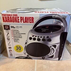 Emerson Portable Cd G Karaoke Player  GP298s NIBwith Mic
